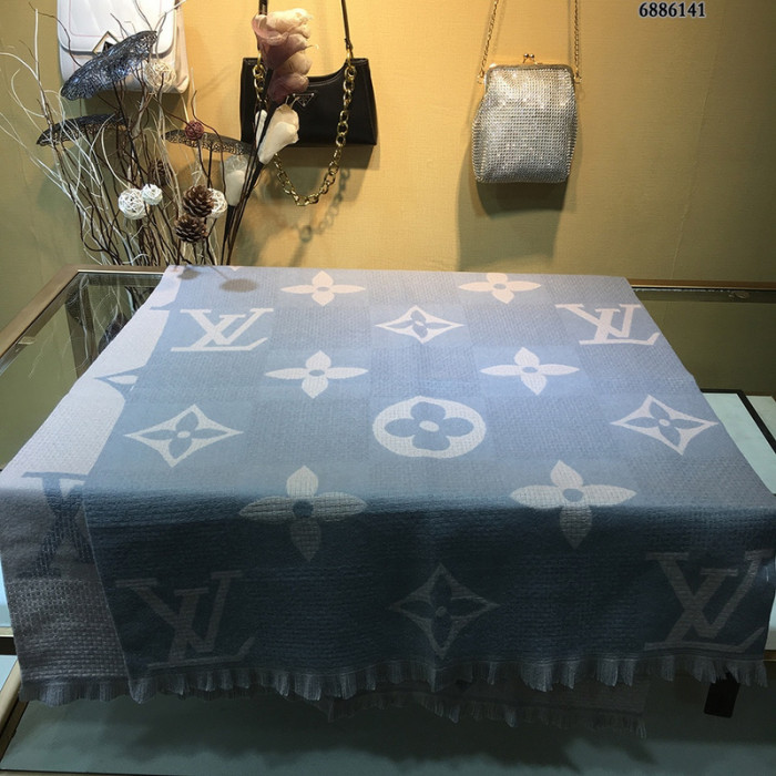 lu vi scarf
