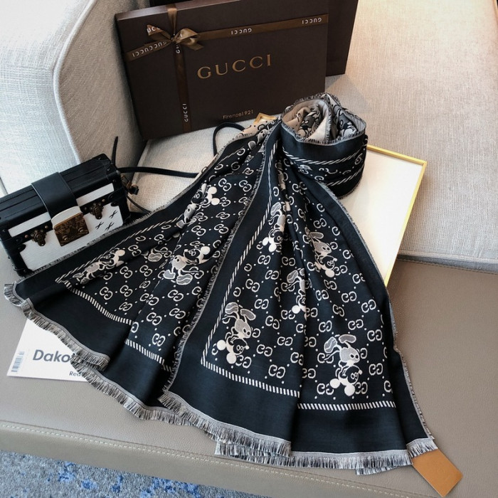 guc scarf
