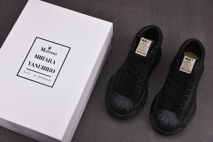 maison mihara yasuhiro sneaker