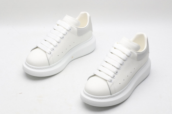 alex mcqu sneakers