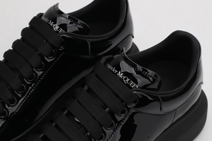 alex mcqu sneakers