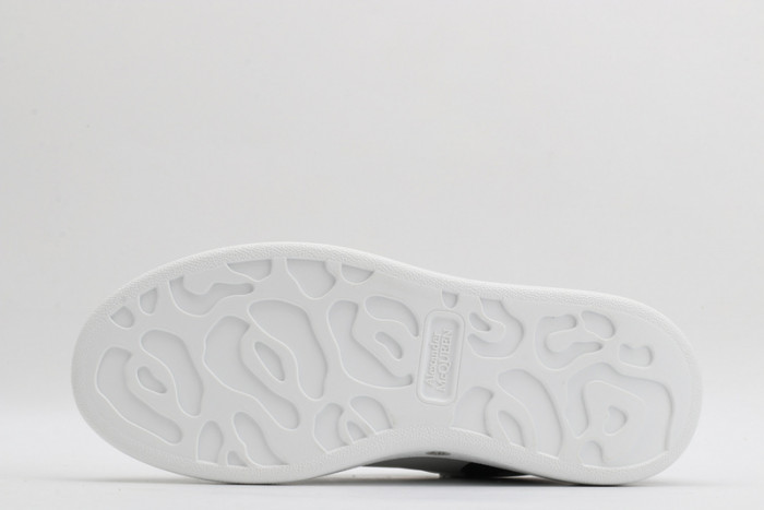 alex mcqu sneakers
