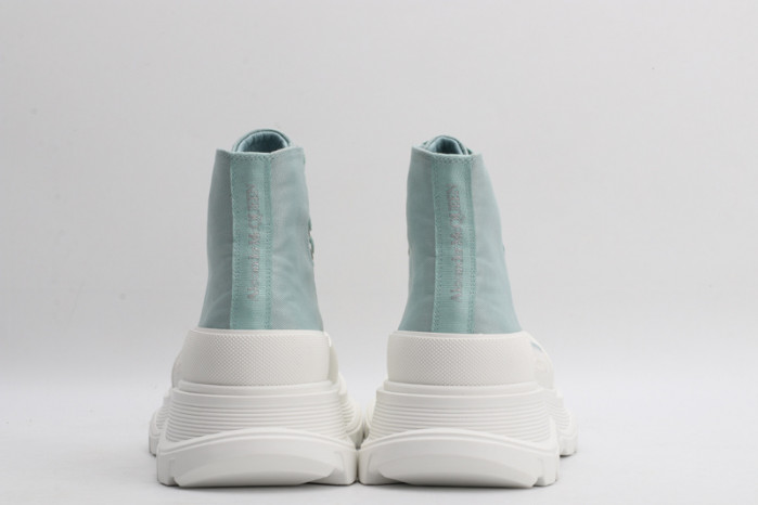 alex mcqu sneakers