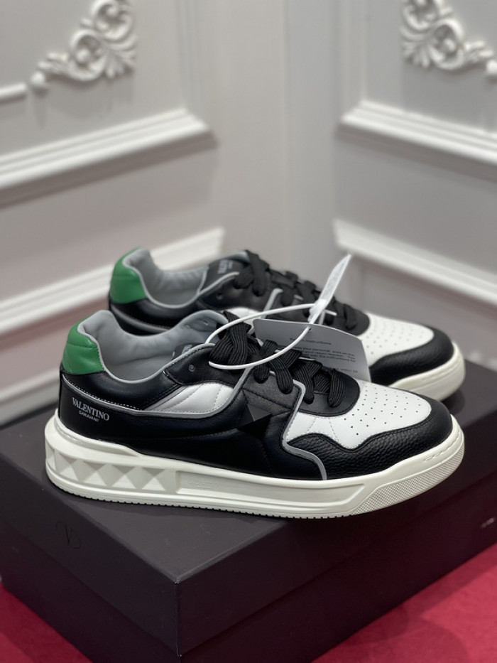 v*lentino sneaker