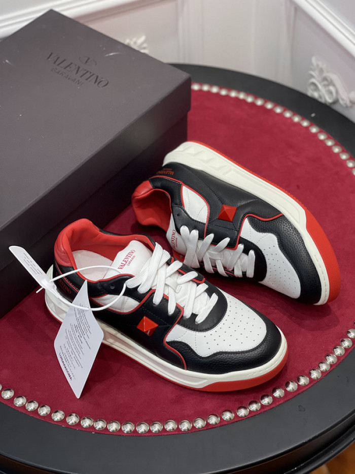 v*lentino sneaker