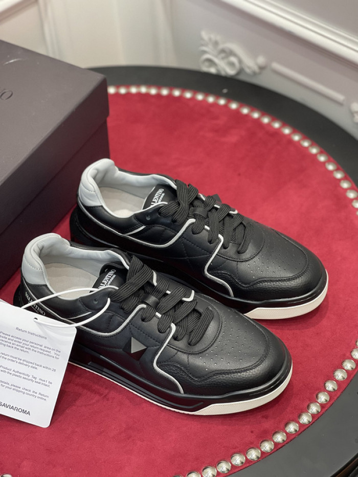 v*lentino sneaker