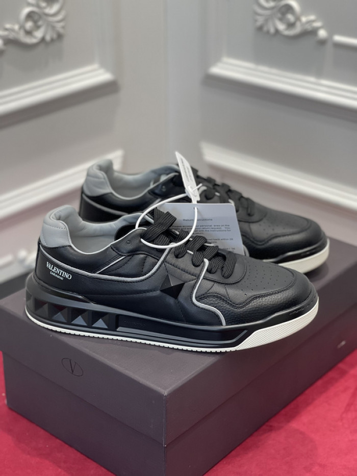 v*lentino sneaker