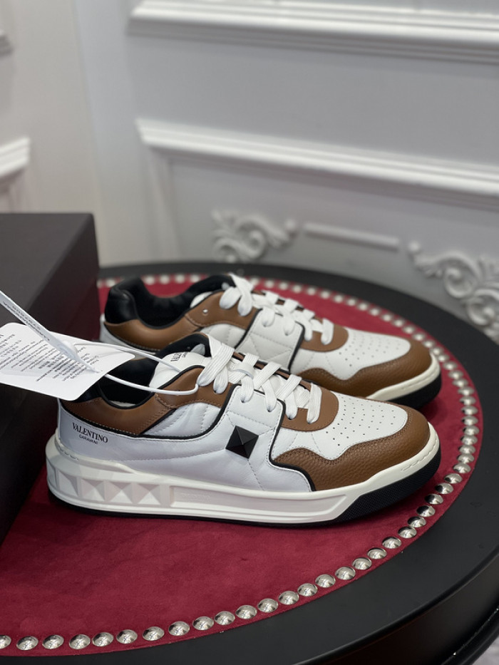 v*lentino sneaker