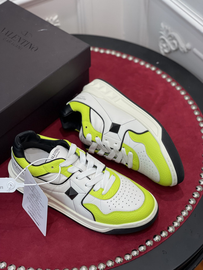 v*lentino sneaker