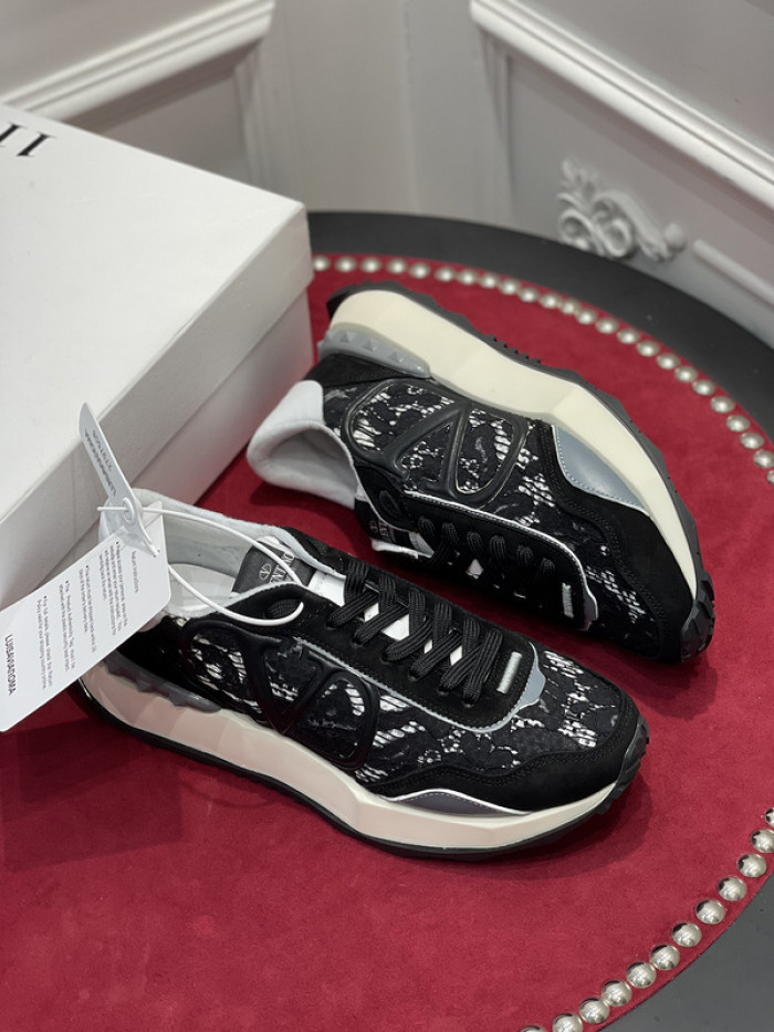 v*lentino sneaker