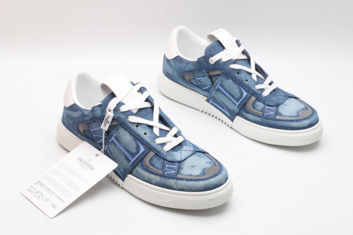 v*lentino sneaker