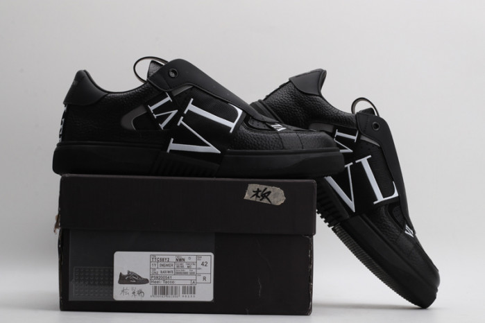 v*lentino sneaker