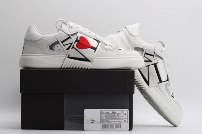 v*lentino sneaker