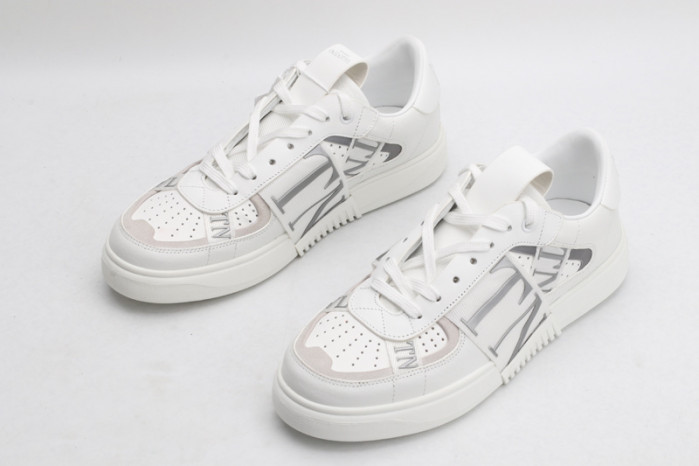 v*lentino sneaker