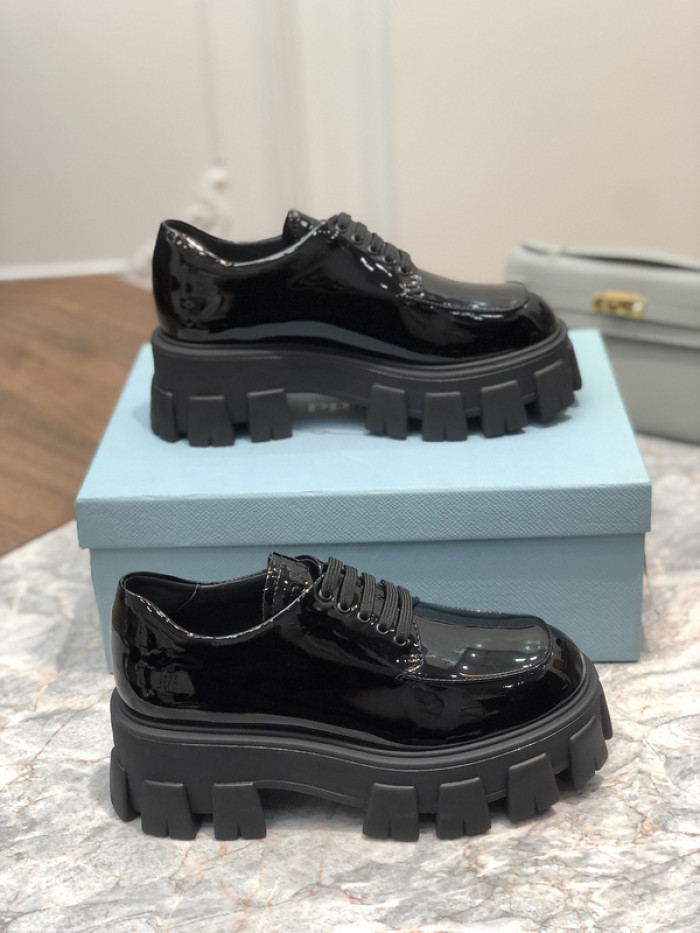 prad loafer