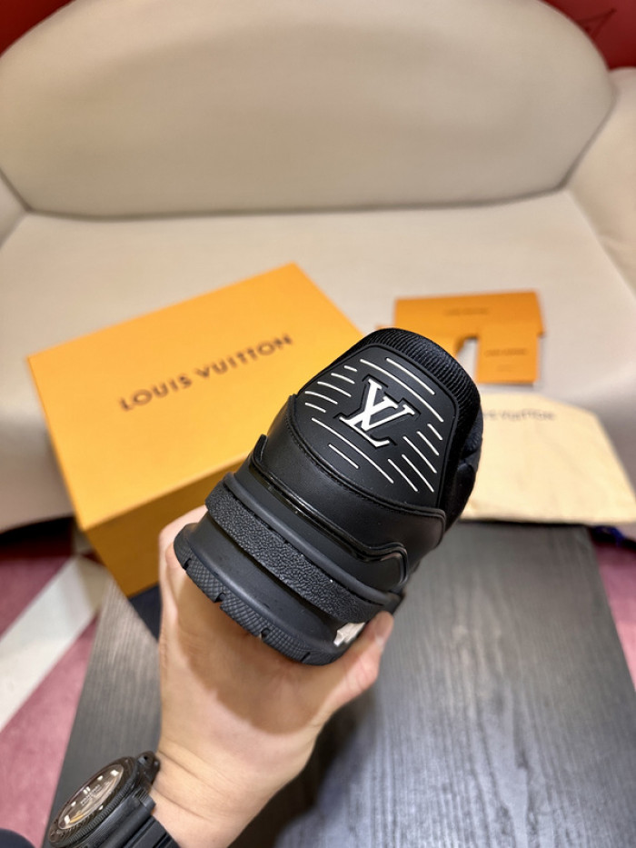 lovt sneaker