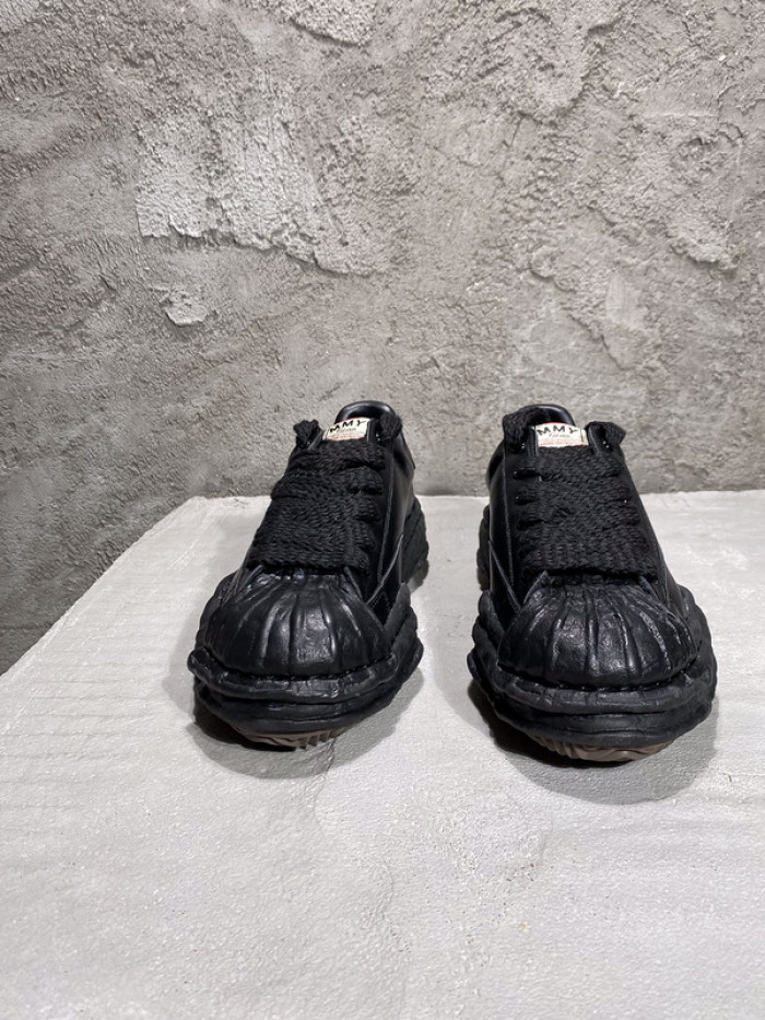 maison mihara yasuhiro sneaker