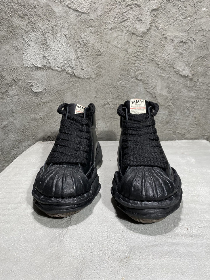 maison mihara yasuhiro sneaker