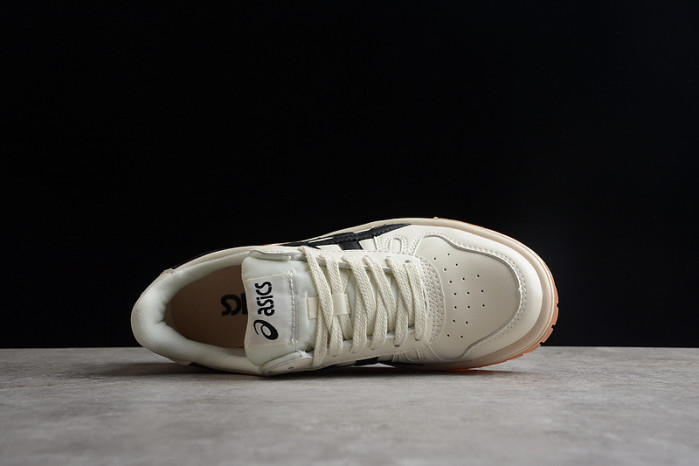 As*ic*s sneaker