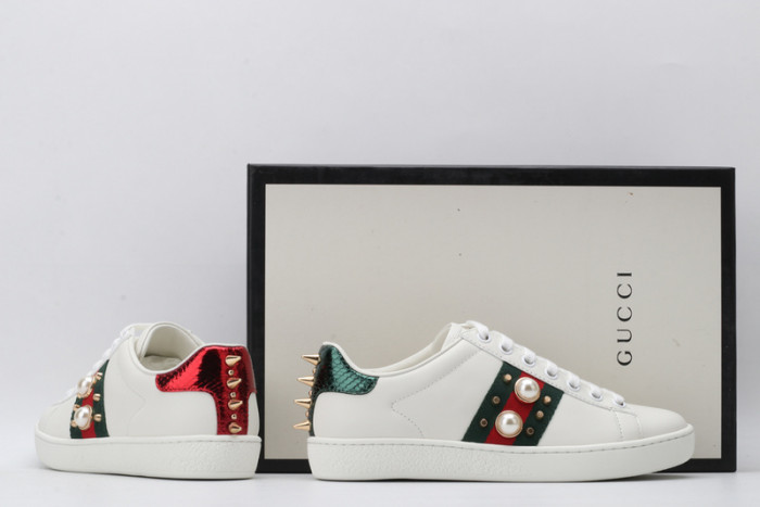 gi ace embroidered low-top sneaker