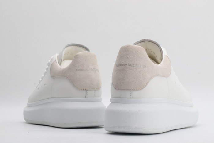alex mcqu sneakers