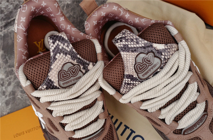lovt sneaker