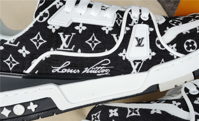 lovt sneaker