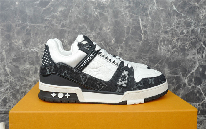 lovt sneaker