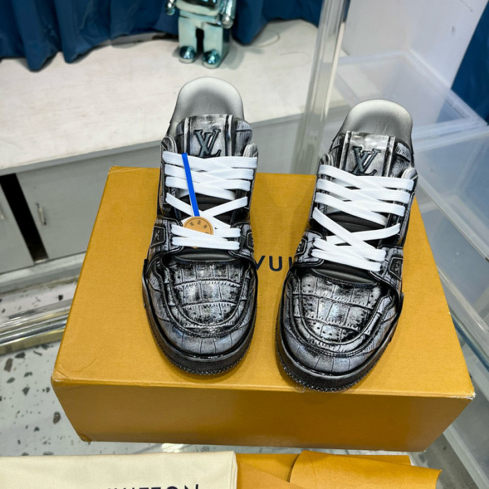 lovt sneaker
