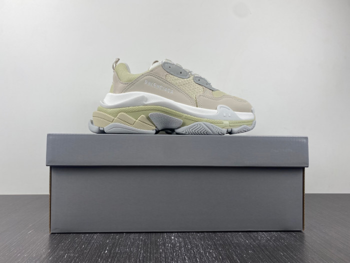 bl triple s trainers sneakers 524039 w2fw4 9790
