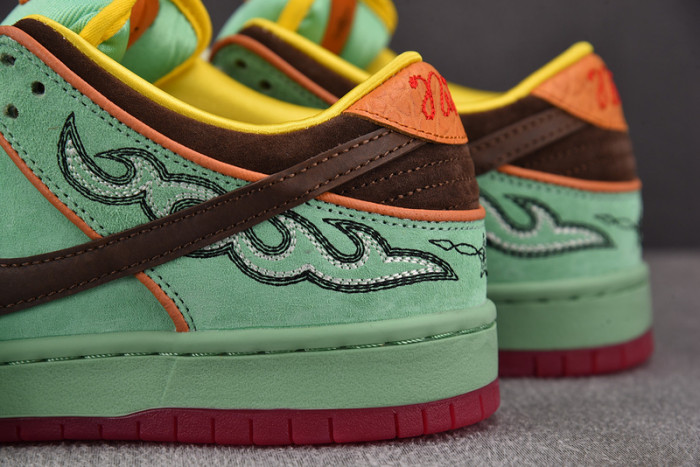 Nike SB Dunk Low