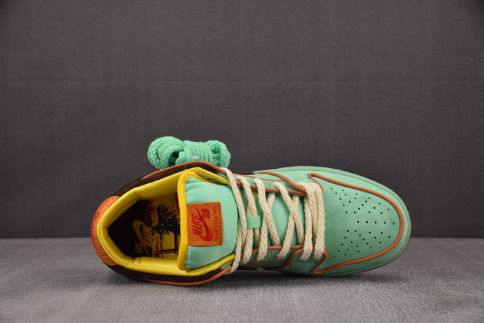 Nike SB Dunk Low