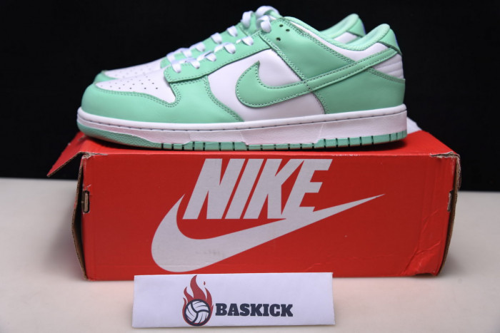nike dunk low "green glow"dd1503-105