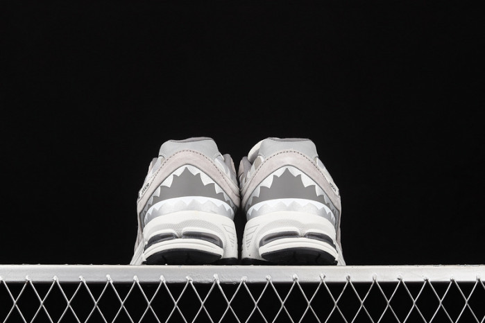 new balance 2002r bape grey camo m2002rbg